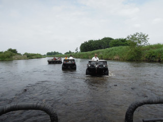 群馬県伊勢崎市某所にて、河川敷走行訓練を行いました。