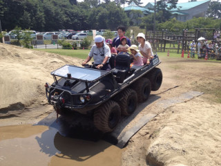 第14回神石高原マルシェ 真夏の雪まつり 水陸両用車試乗体験を行いました。