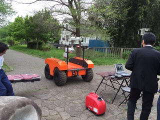 春日部市の川久保公園にて、J5の走行実験とT3モーションでの公園内警備を行いました